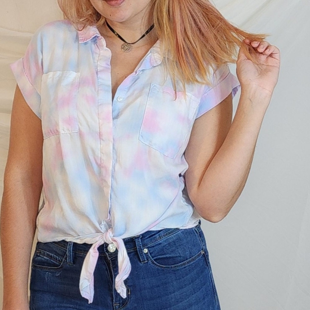 Cute top - Picture 2 of 3